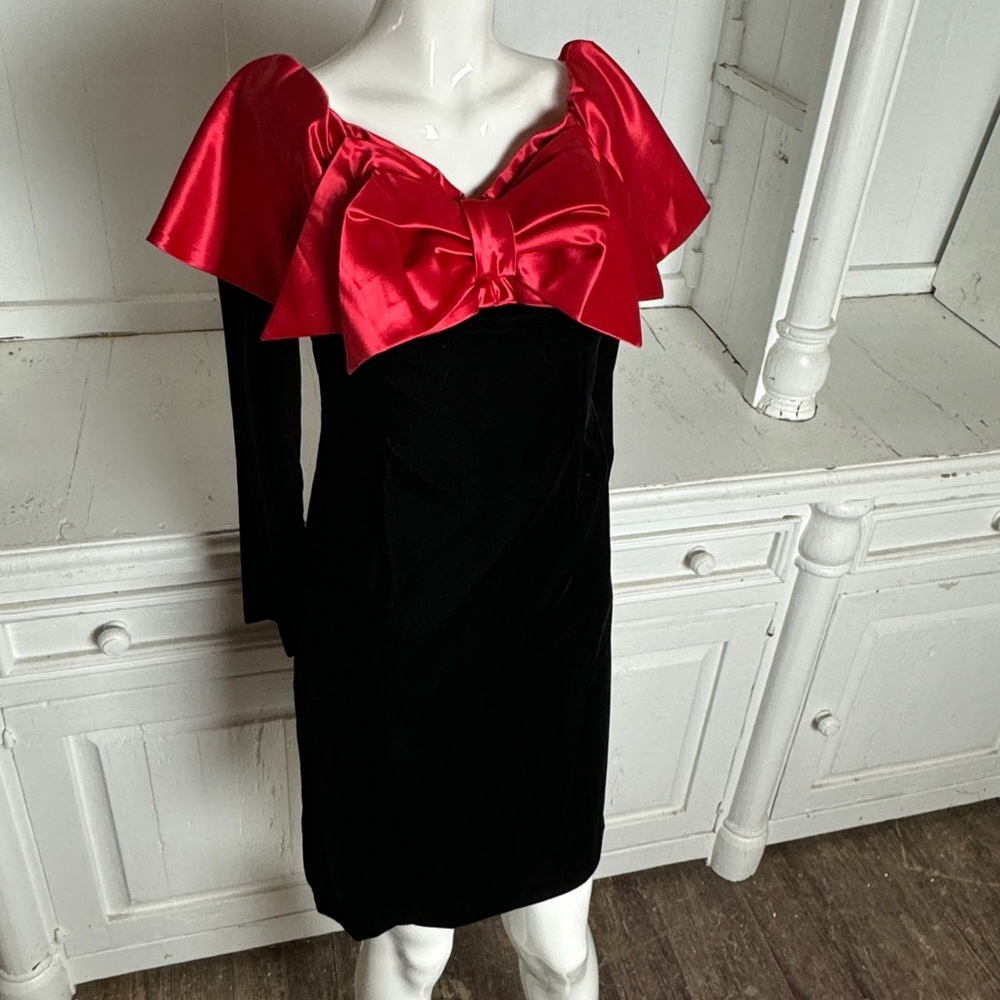 🎀 Vintage Handmade Velvet Satin Bow Dress - Picture 13 of 14